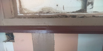 ปรับปรุงบอร์ดประชาสัมพันธ์บริเวณบันได