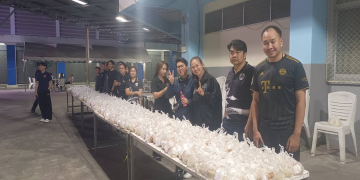 ต้อนรับขบวนรถเข้ากราบถวายบังคมพระบรมศพ